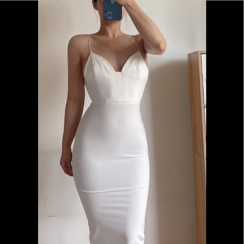 Alex Perry - Picture 7 of 8